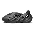 YEZY Runners | 'Black'