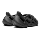 YEZY Runners | 'Black'